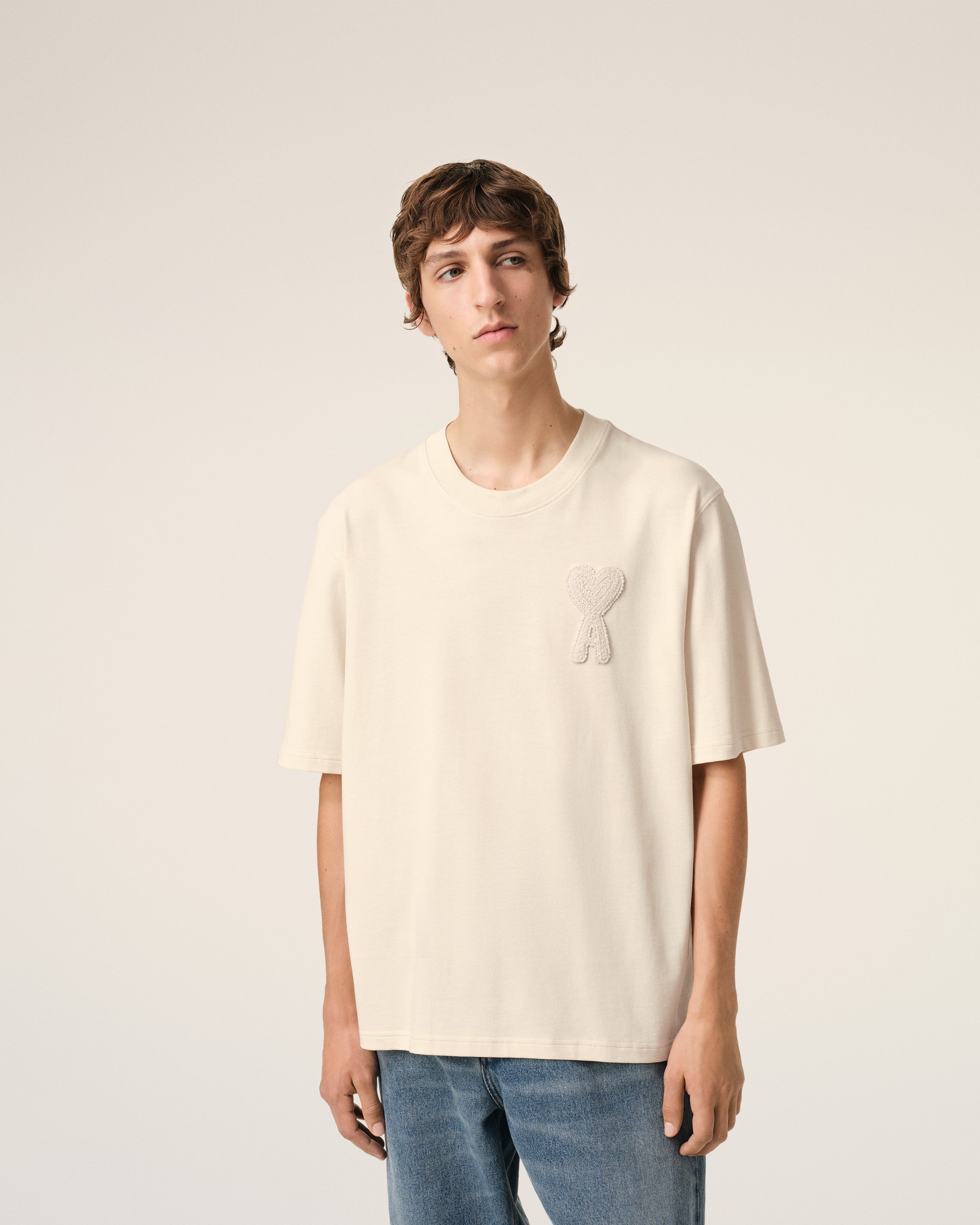 BEIGE COTTON AMI DE COEUR PATCH T-SHIRT WHITE CREAM