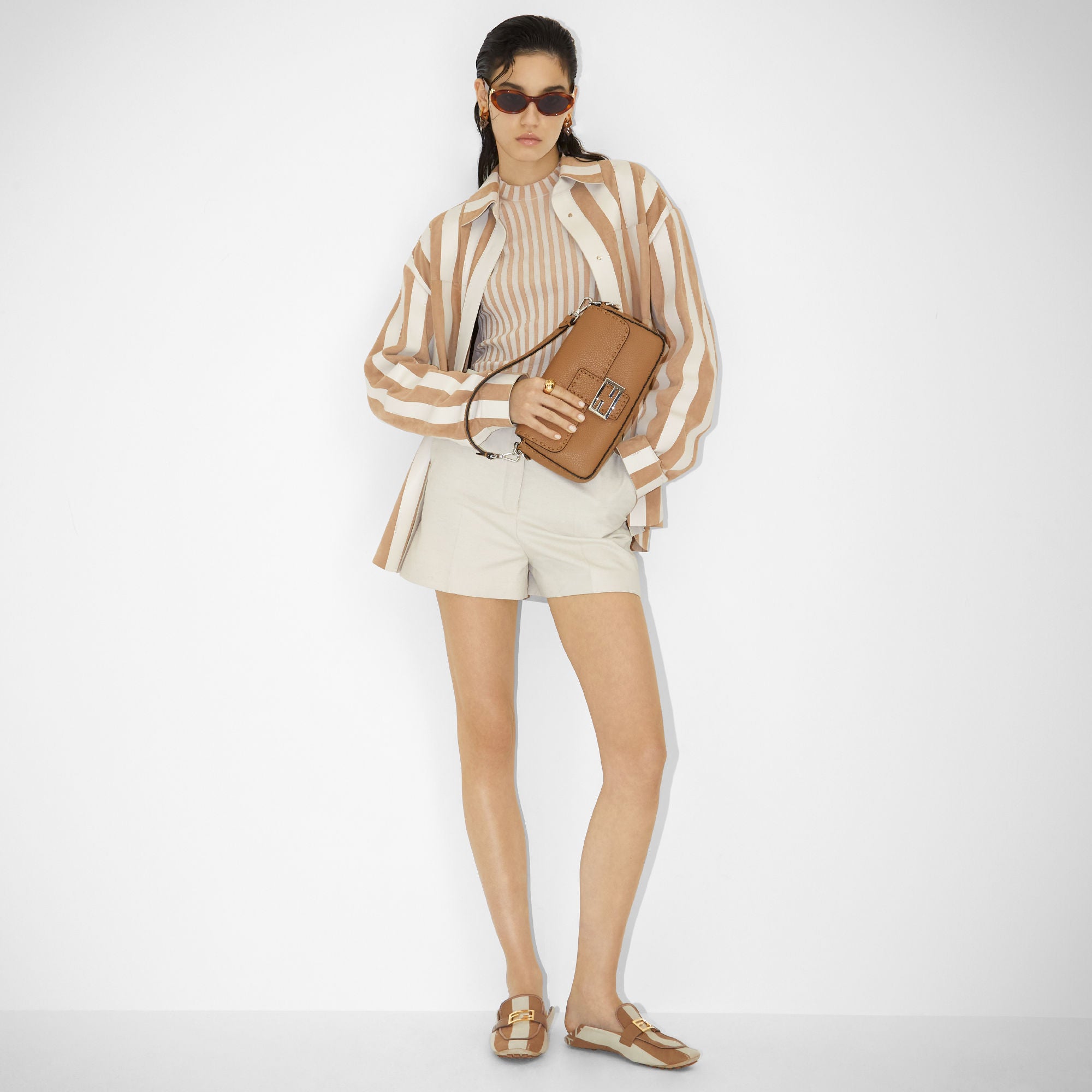 Baguette Cappuccino-colored Selleria bag with 612 hand-sewn stitches