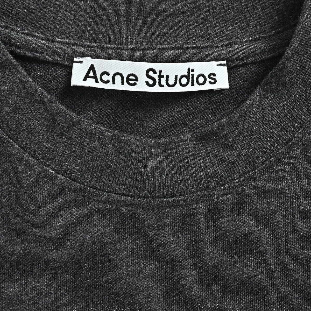 Distressed Gothic Logo Print Long-Sleeve T-Shirt