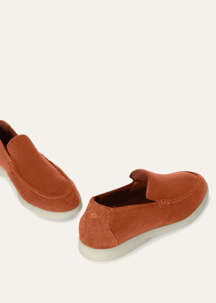 Summer Knitted Walk Macadamia Nuts (E402)