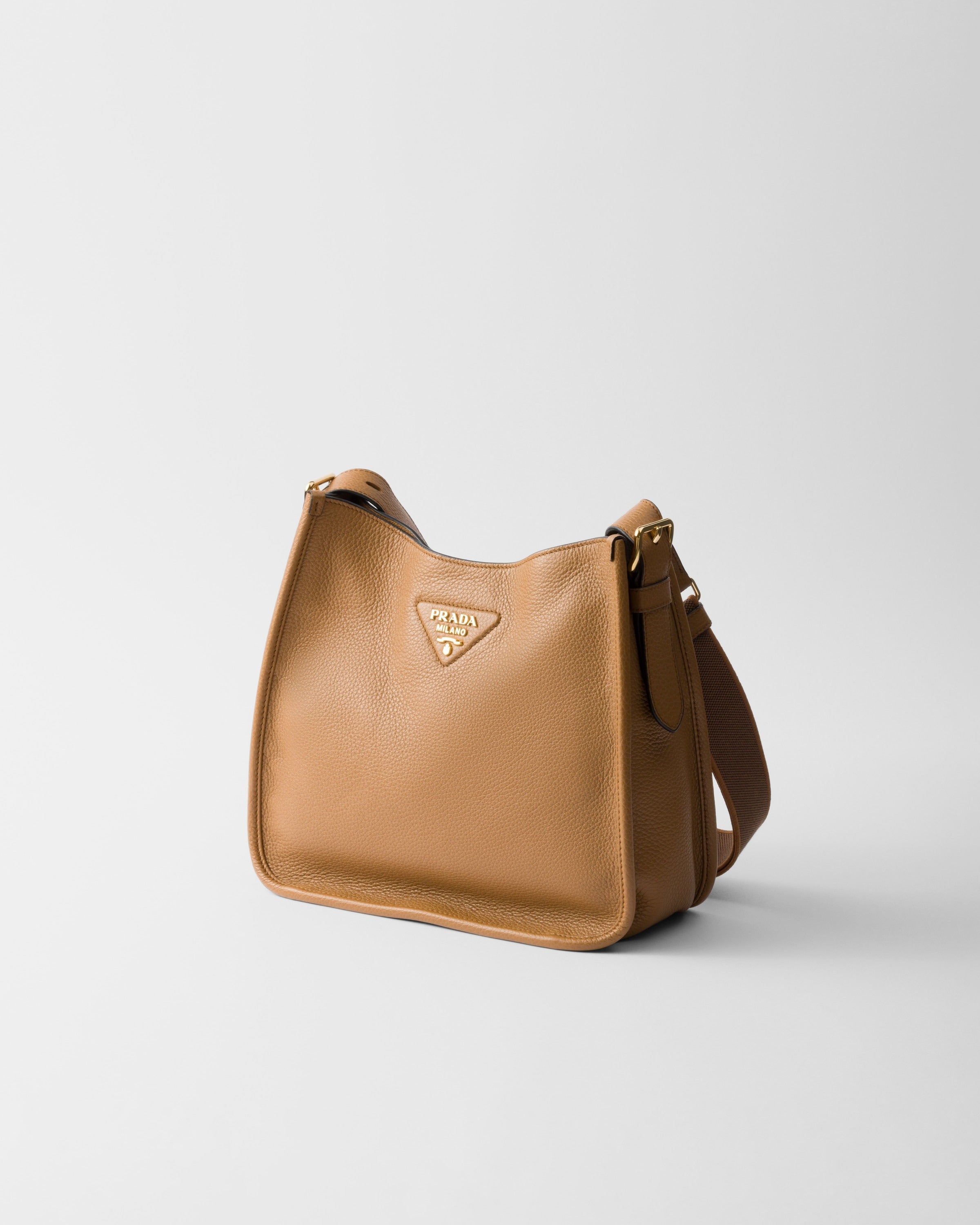 Medium leather bag Caramel