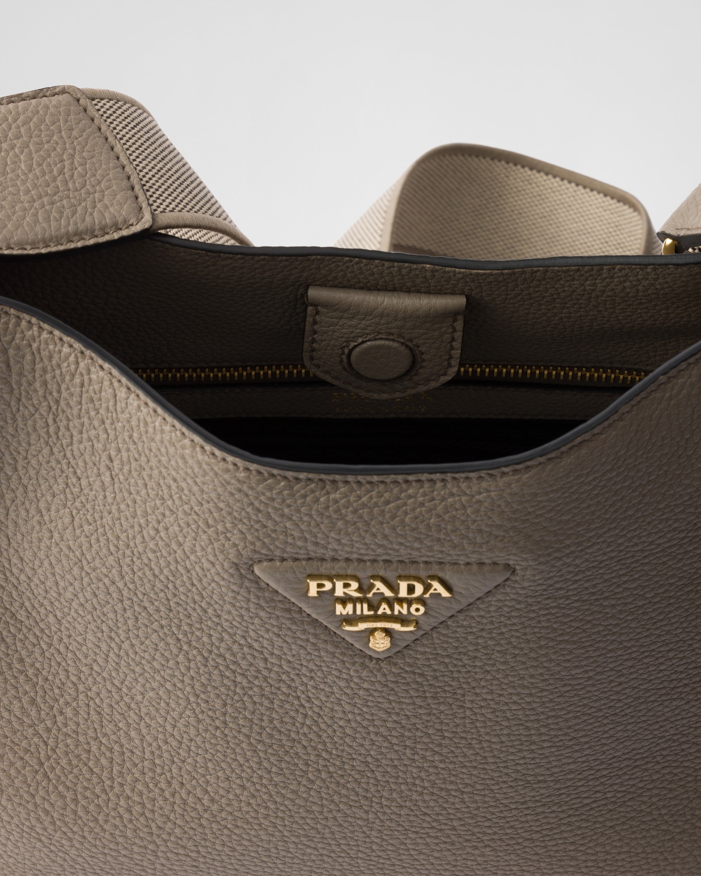 Medium leather bag Clay Gray