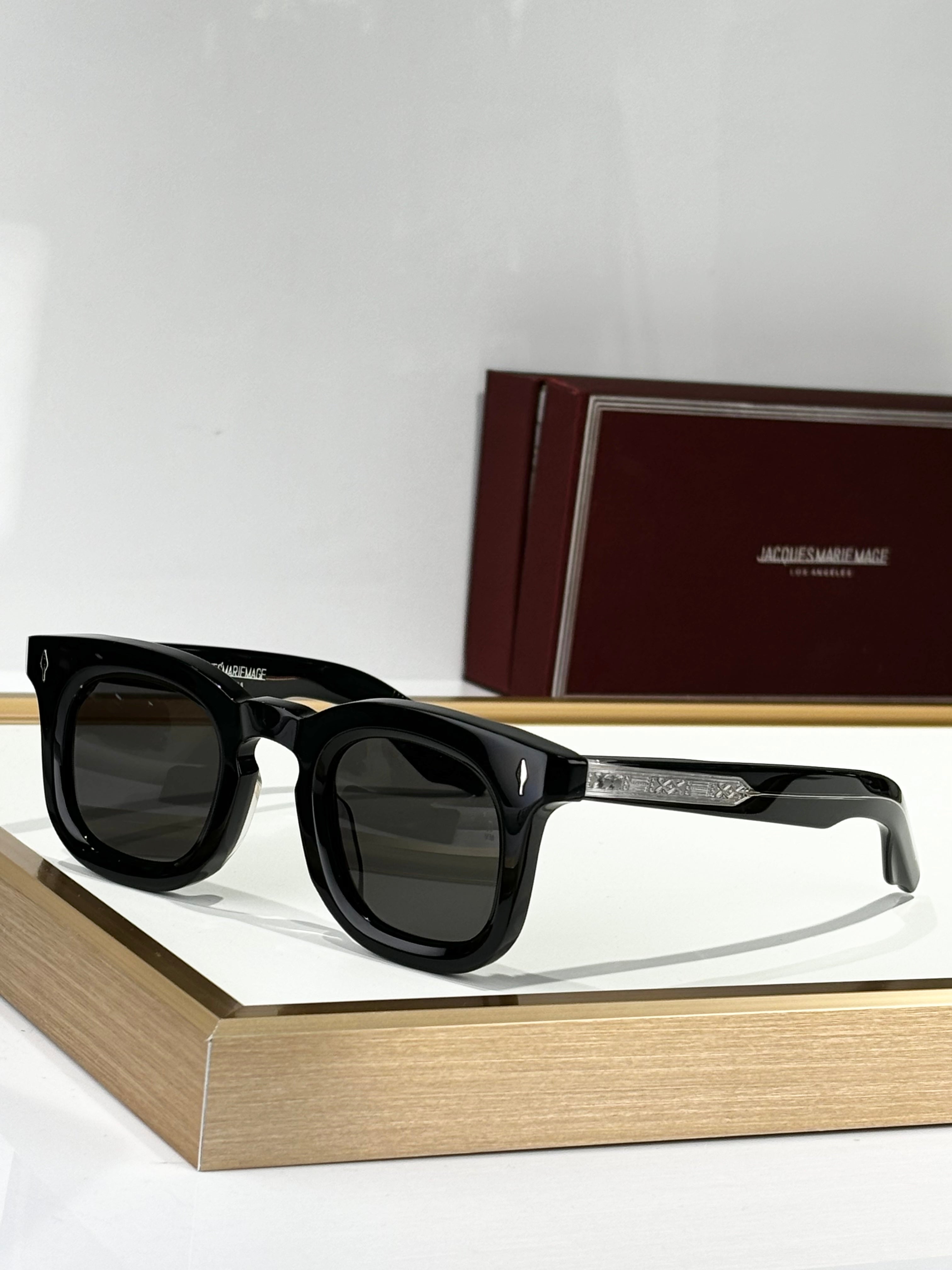 Sunglasses DEVAUXI