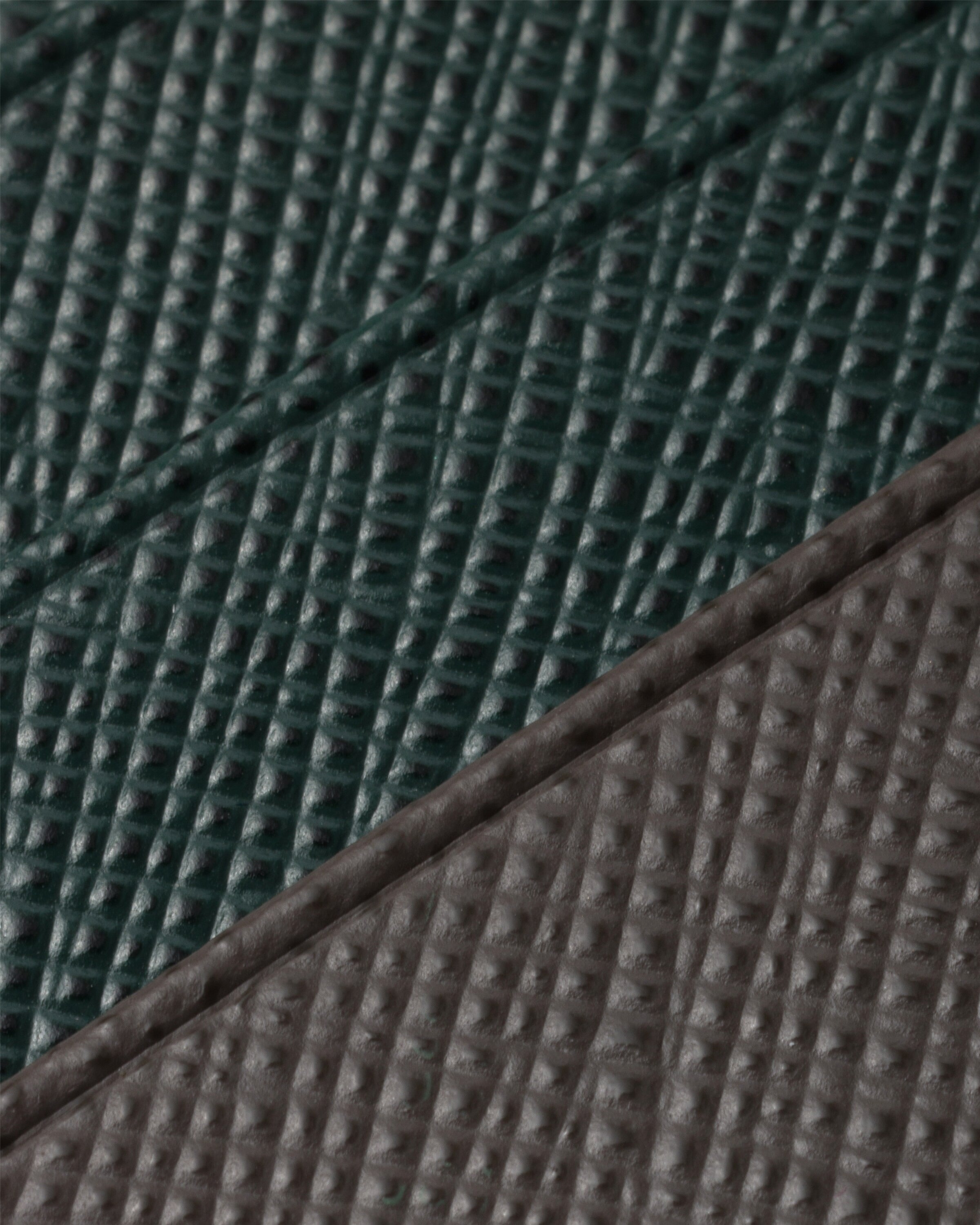 Saffiano leather card holder Smoky Gray/Emerald
