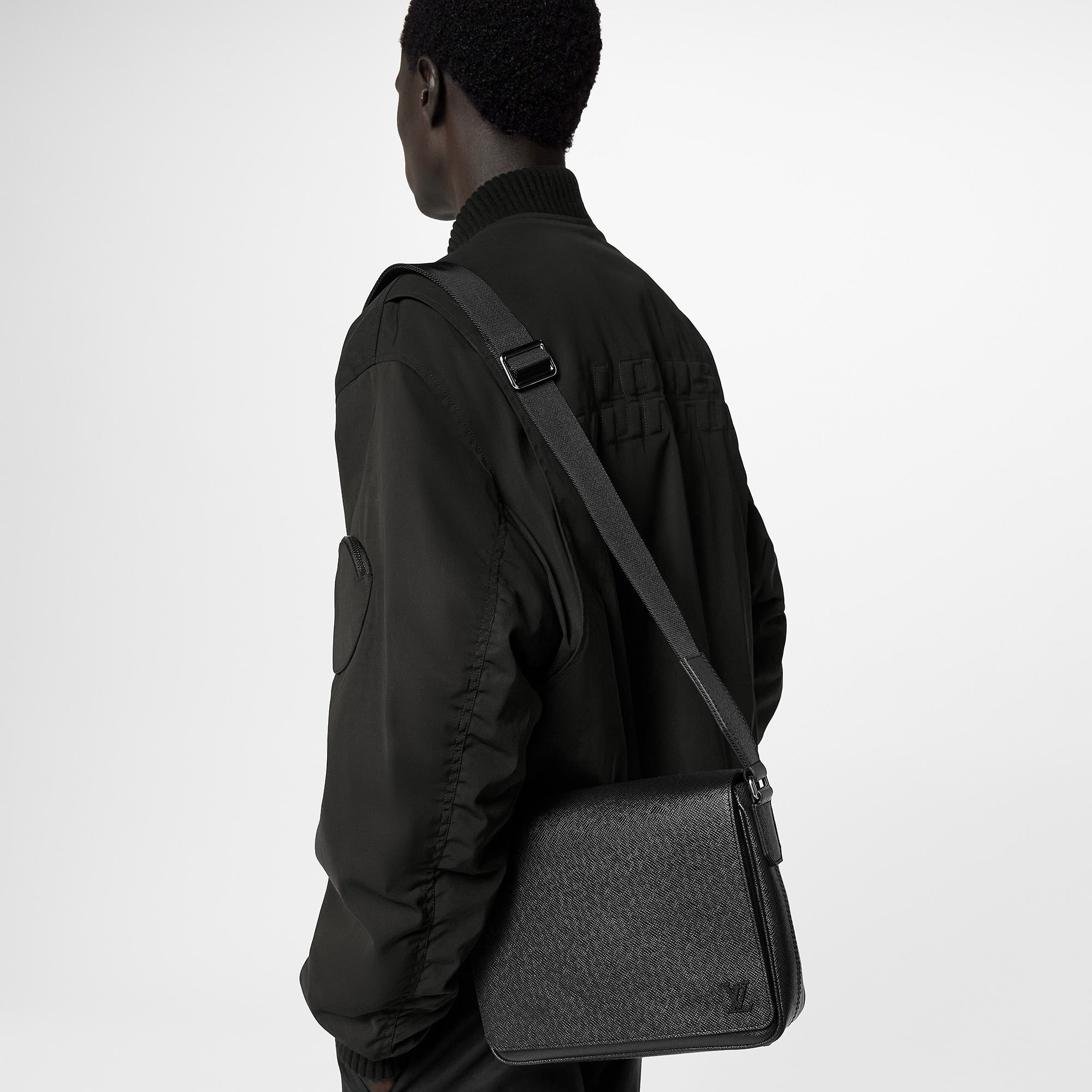 District PM - Black