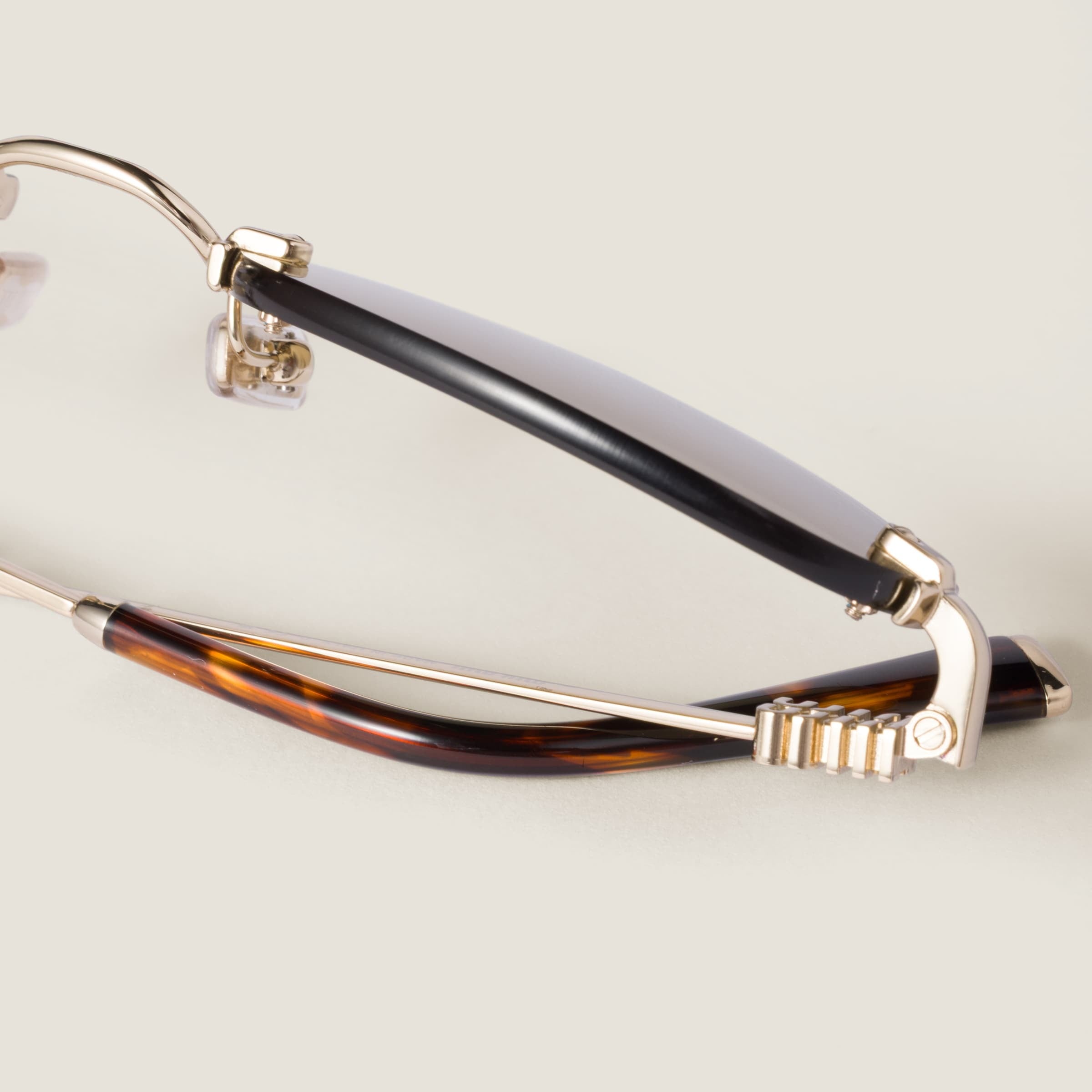 Miu Miu Logo sunglasses Camomile Lenses