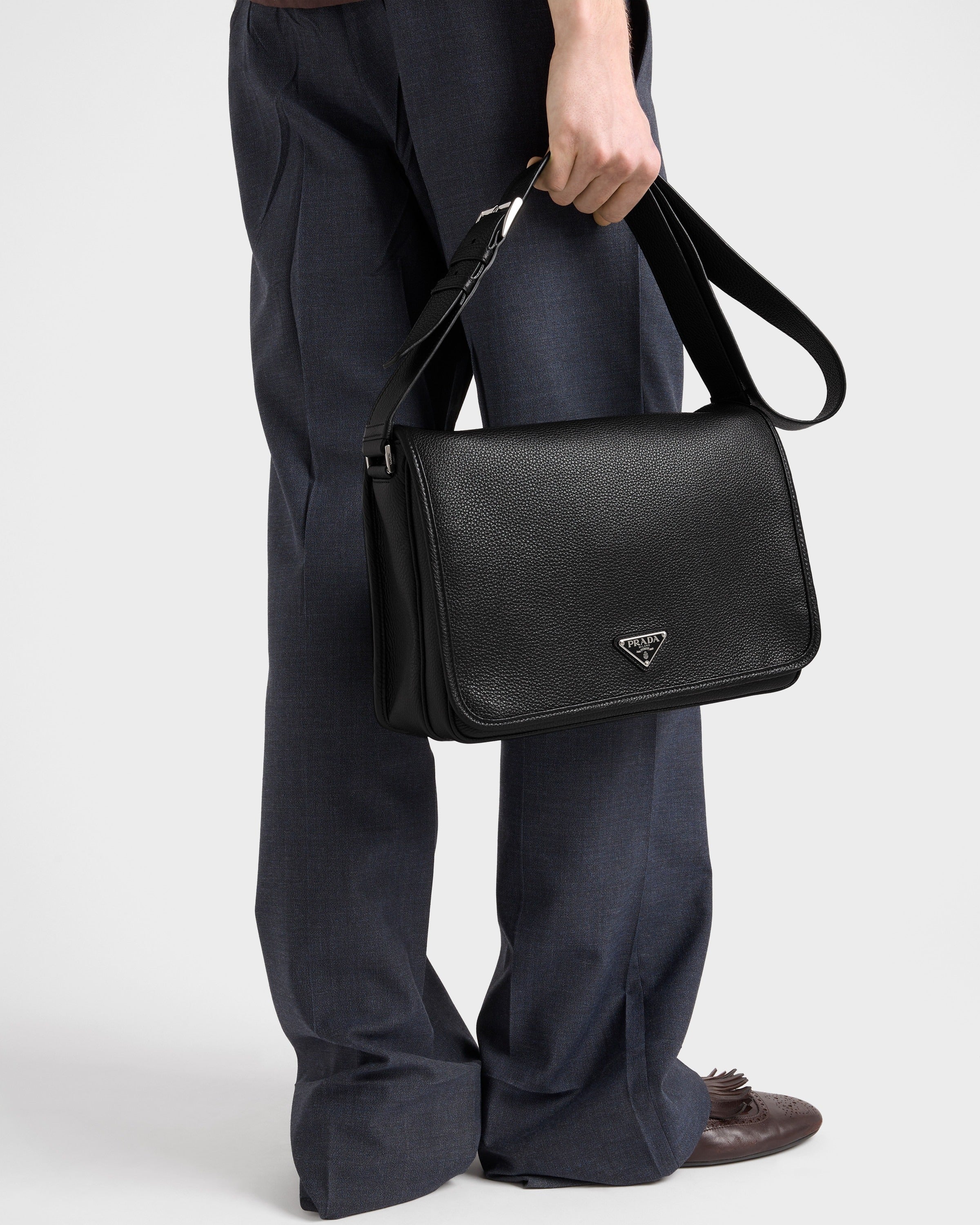 Leather shoulder bag Black