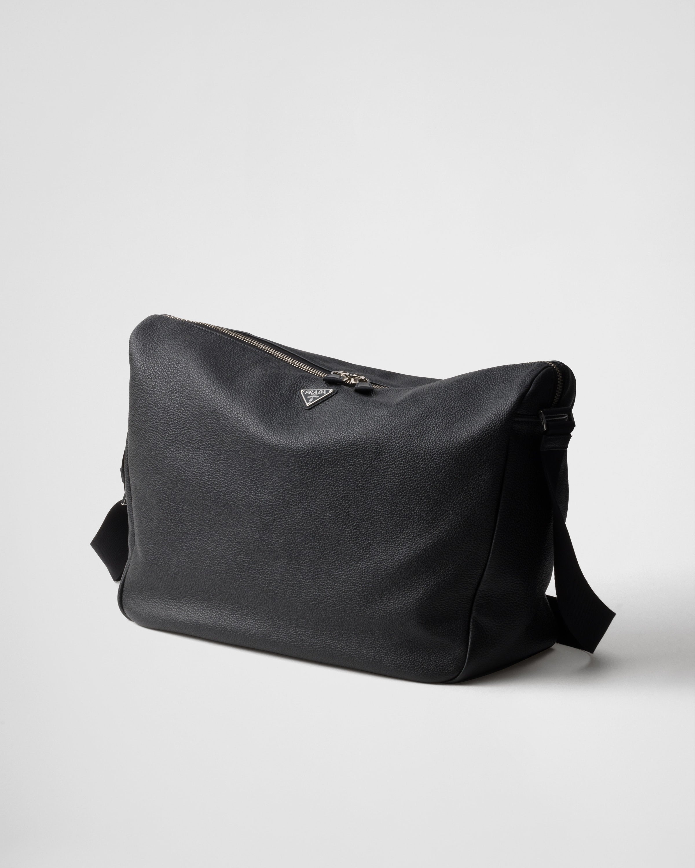 Large leather shoulder bag Black