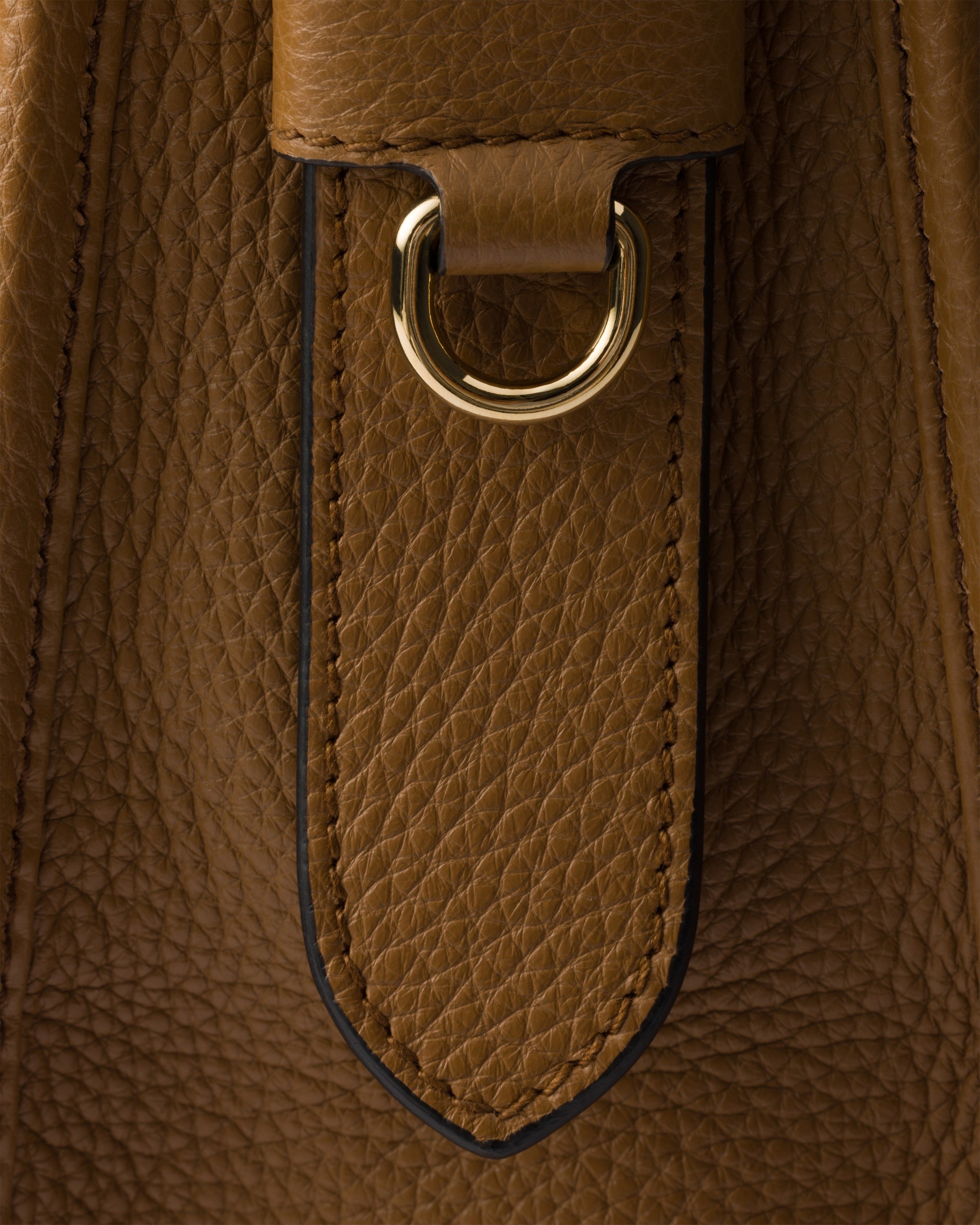 Medium leather bag Caramel