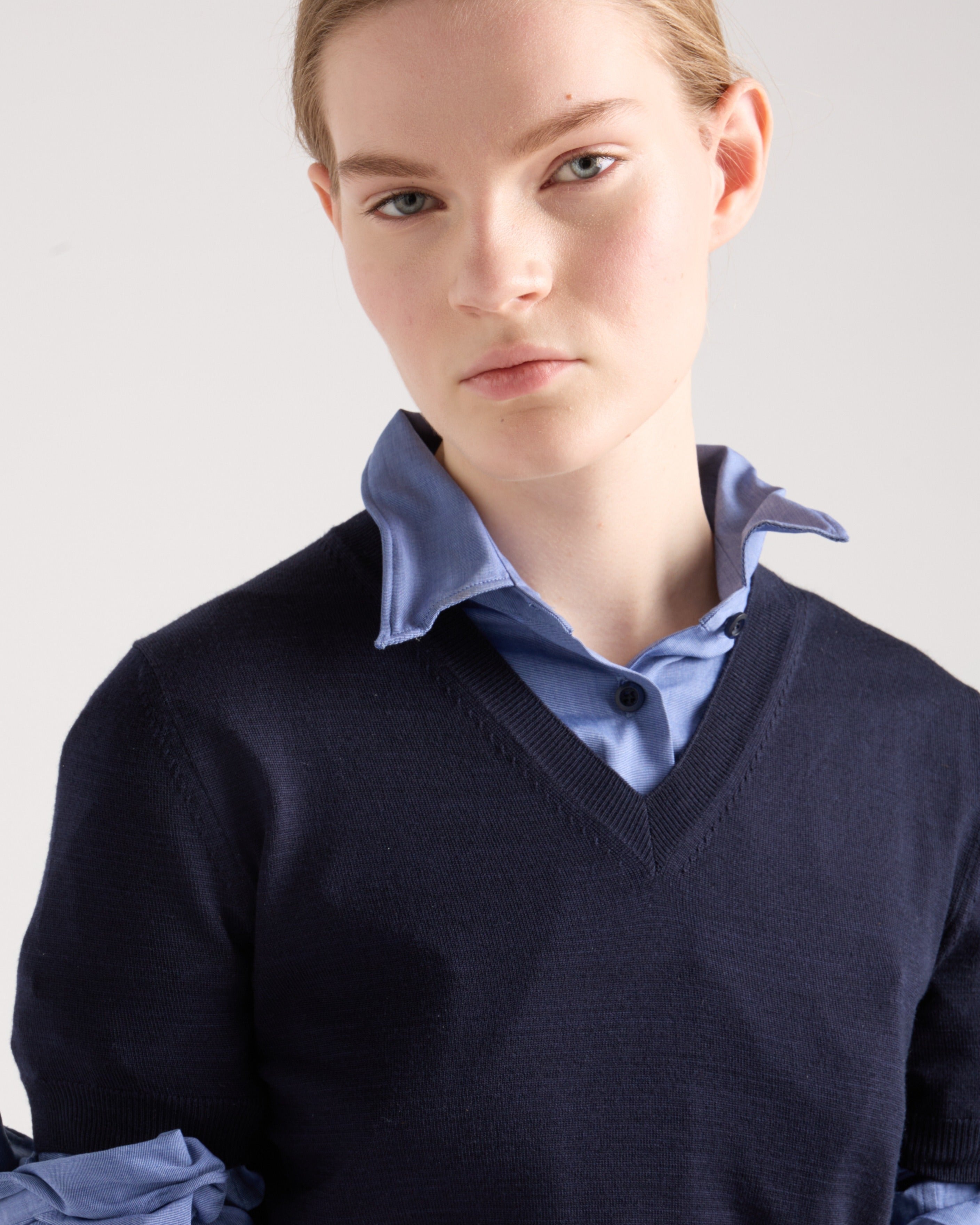 V-neck wool sweater Navy