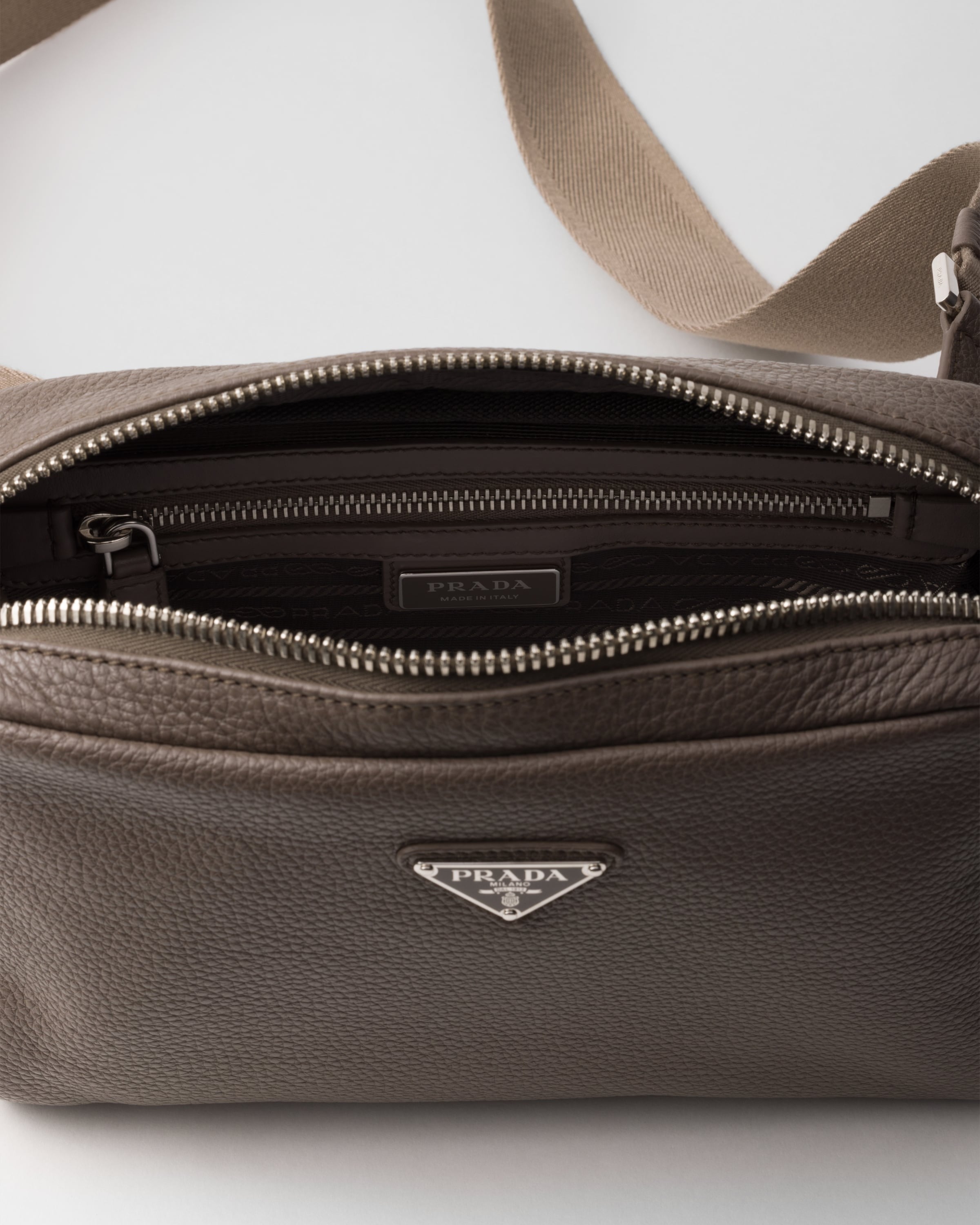 Leather shoulder bag with charm Bamboo Gray