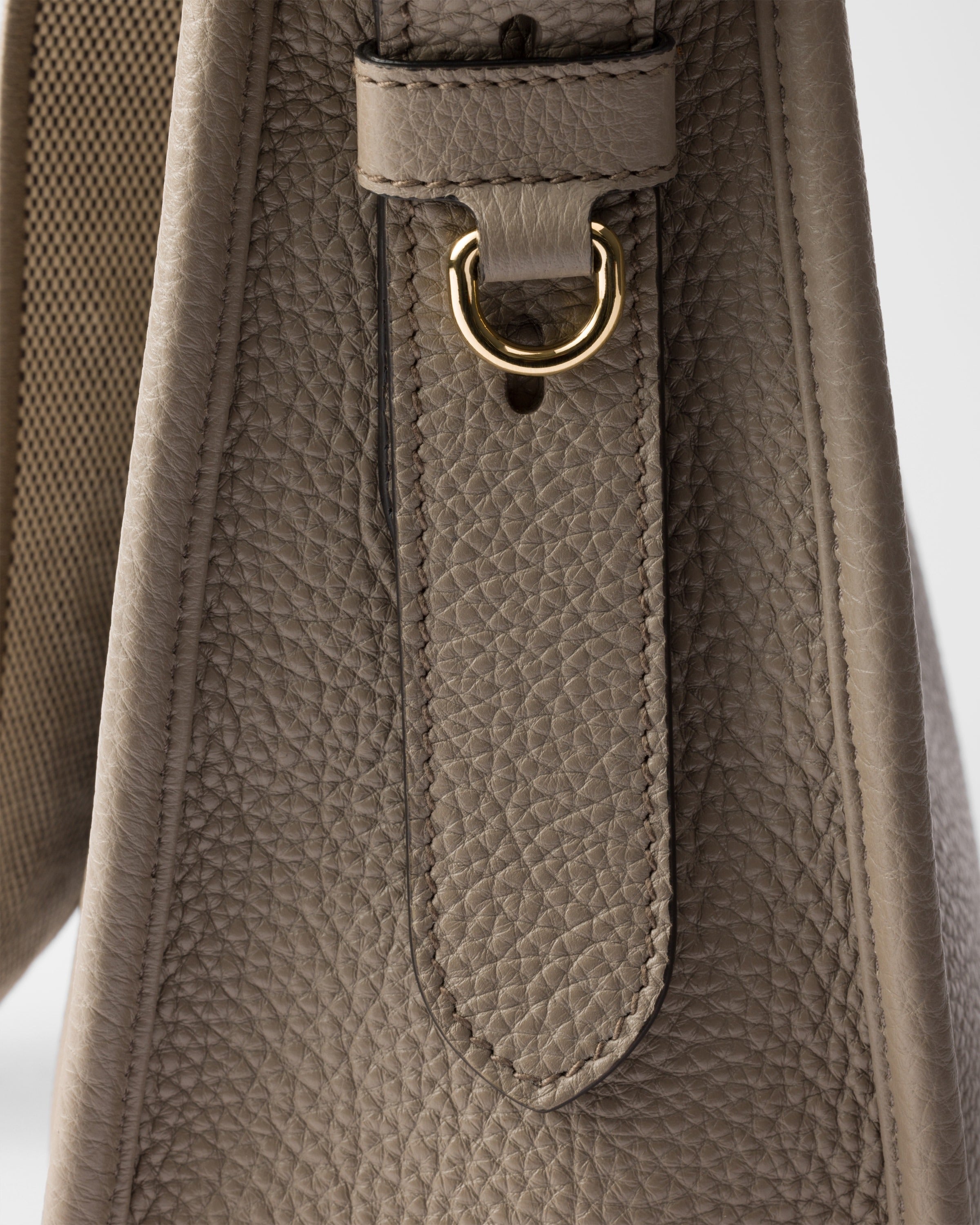 Medium leather bag Clay Gray