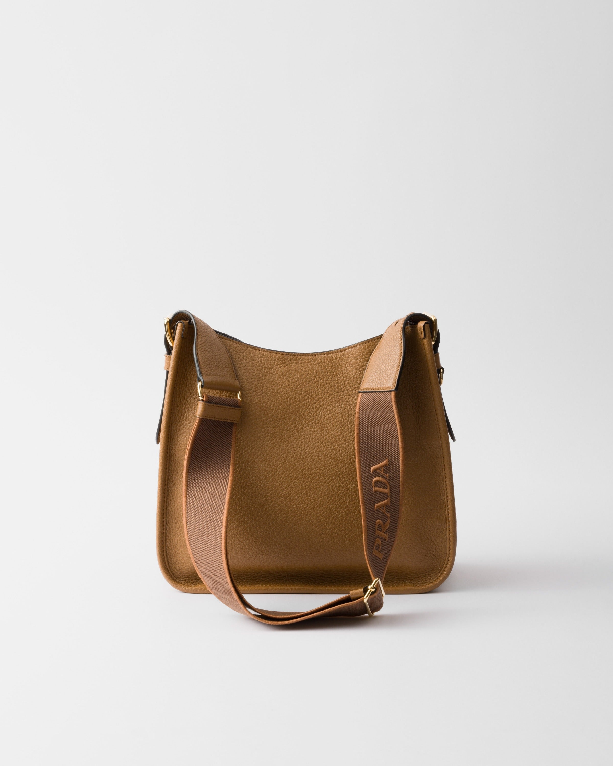 Medium leather bag Caramel