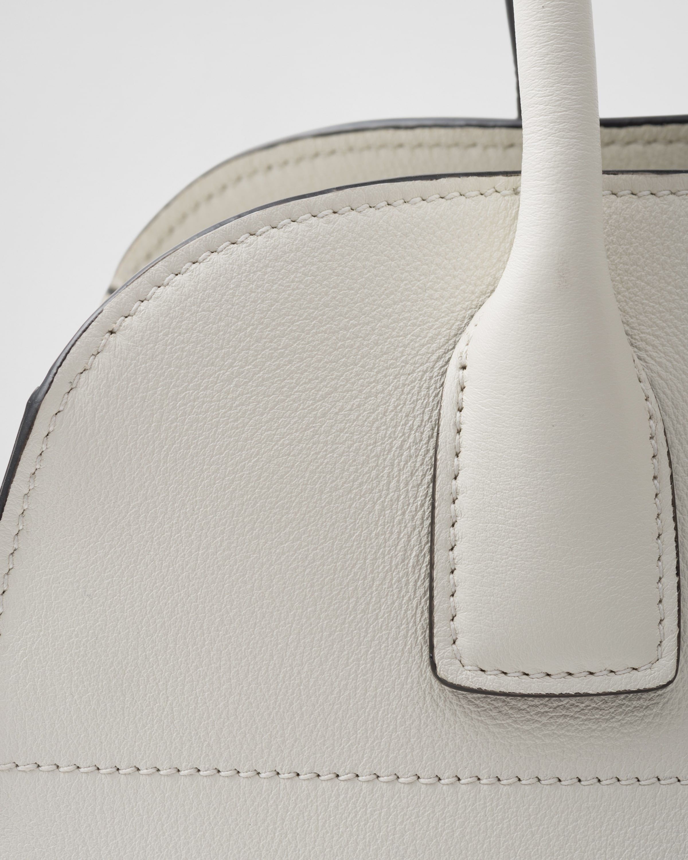 Medium leather tote bag White