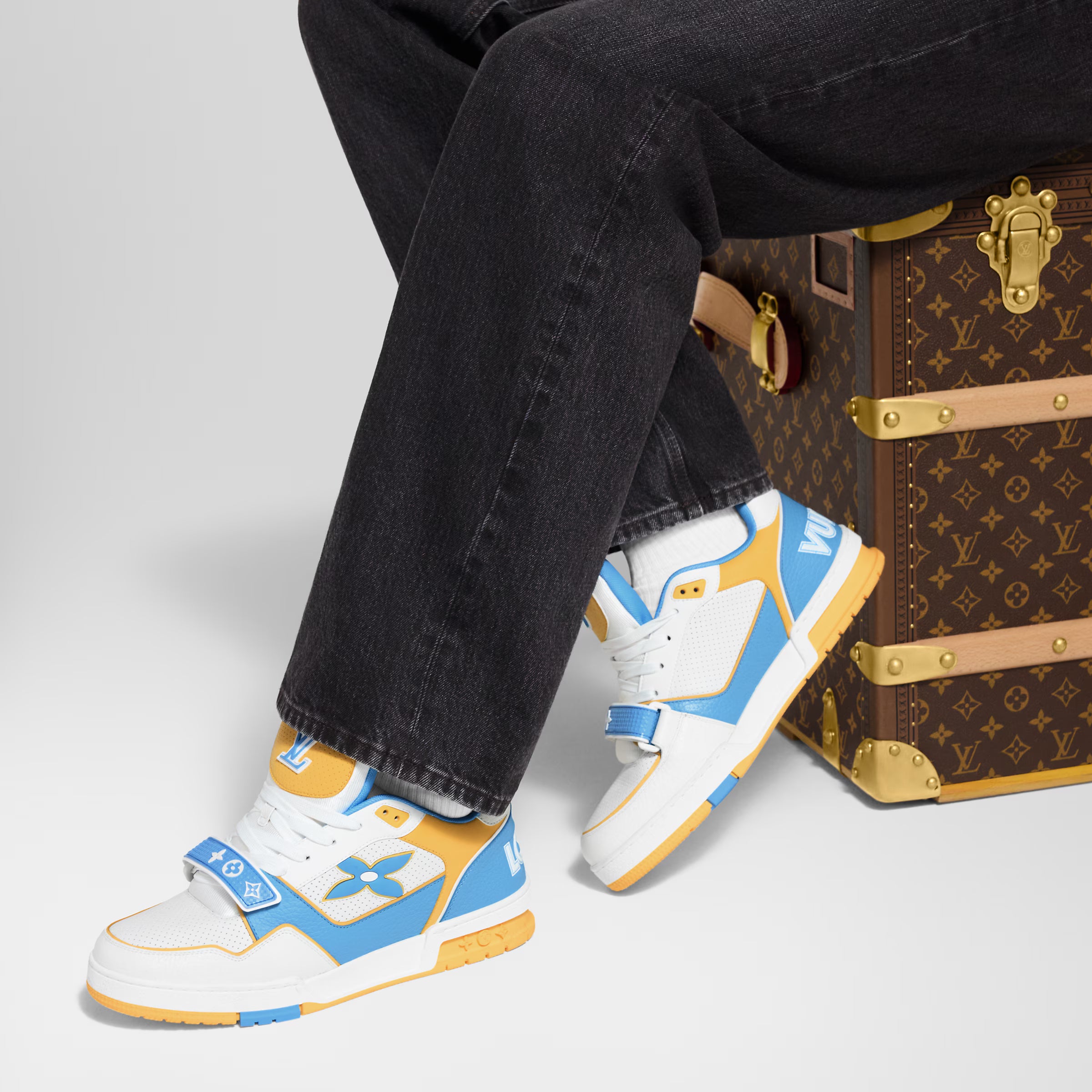 LV Trainer Sneaker Leather Velcro Stap Blue