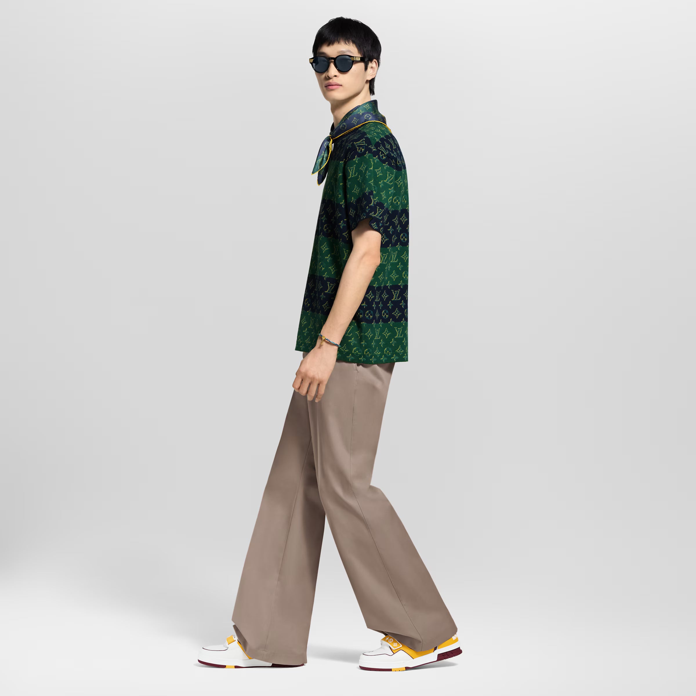 LV Trainer Sneaker Leather Velcro Stap Yellow