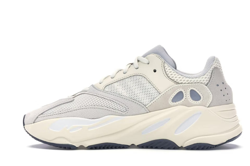 Yeezy Boost 700 Analog