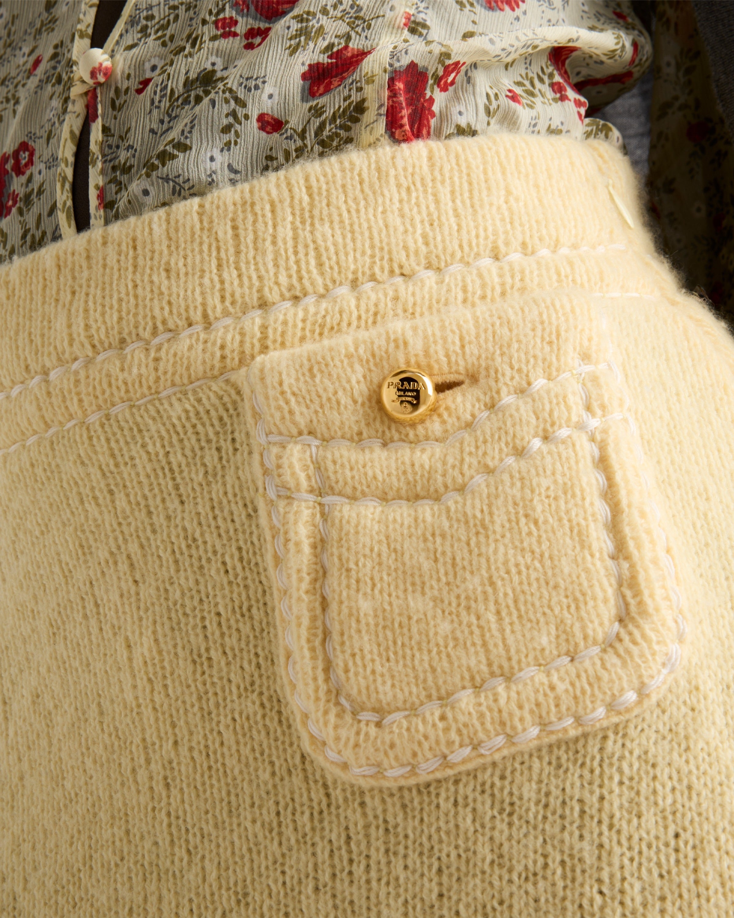 Cashmere miniskirt Cream