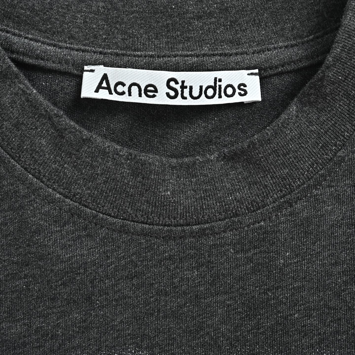 Distressed Gothic Logo Print Long-Sleeve T-Shirt