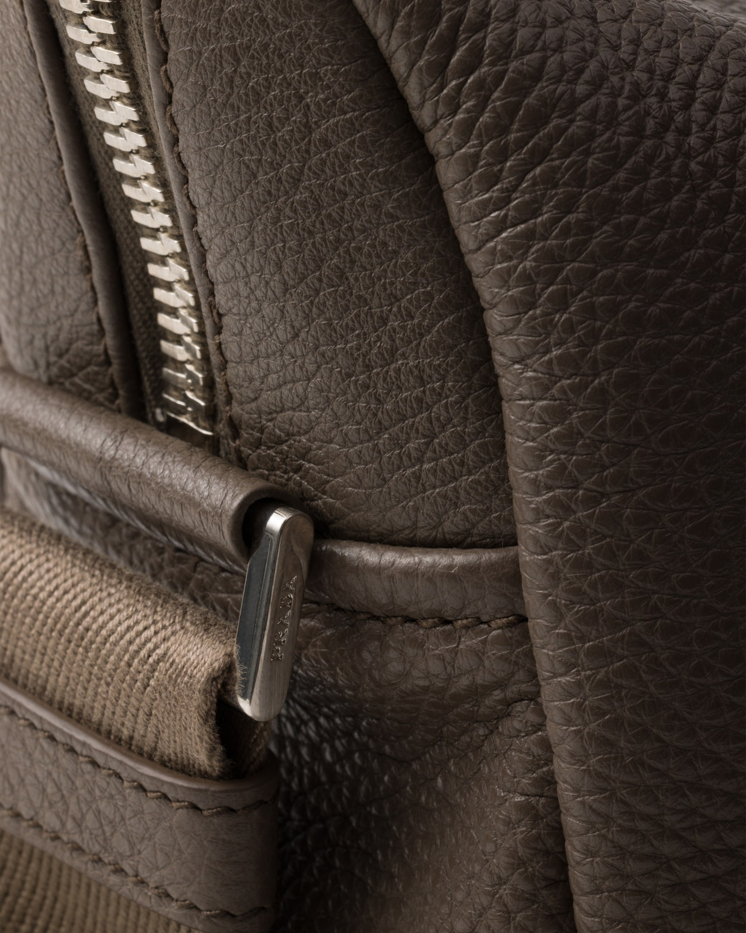 Medium leather shoulder bag Bamboo Gray