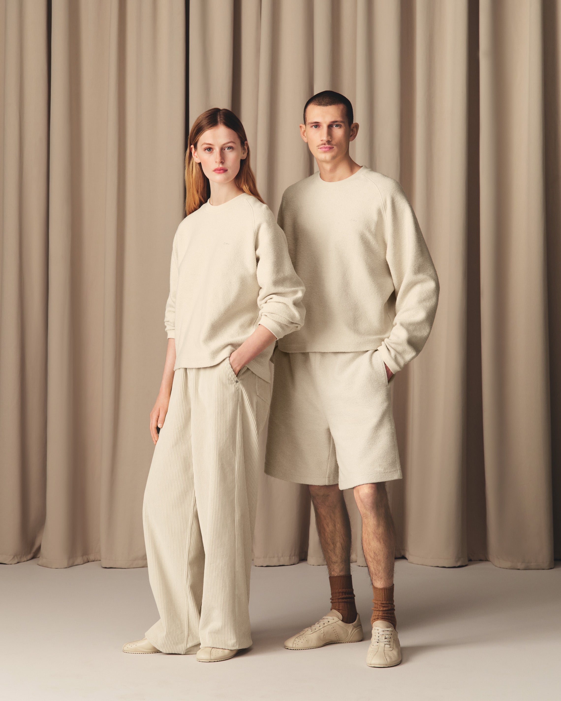 White Leather Raglan Sleeved Crewneck Sweatshirt IVORY