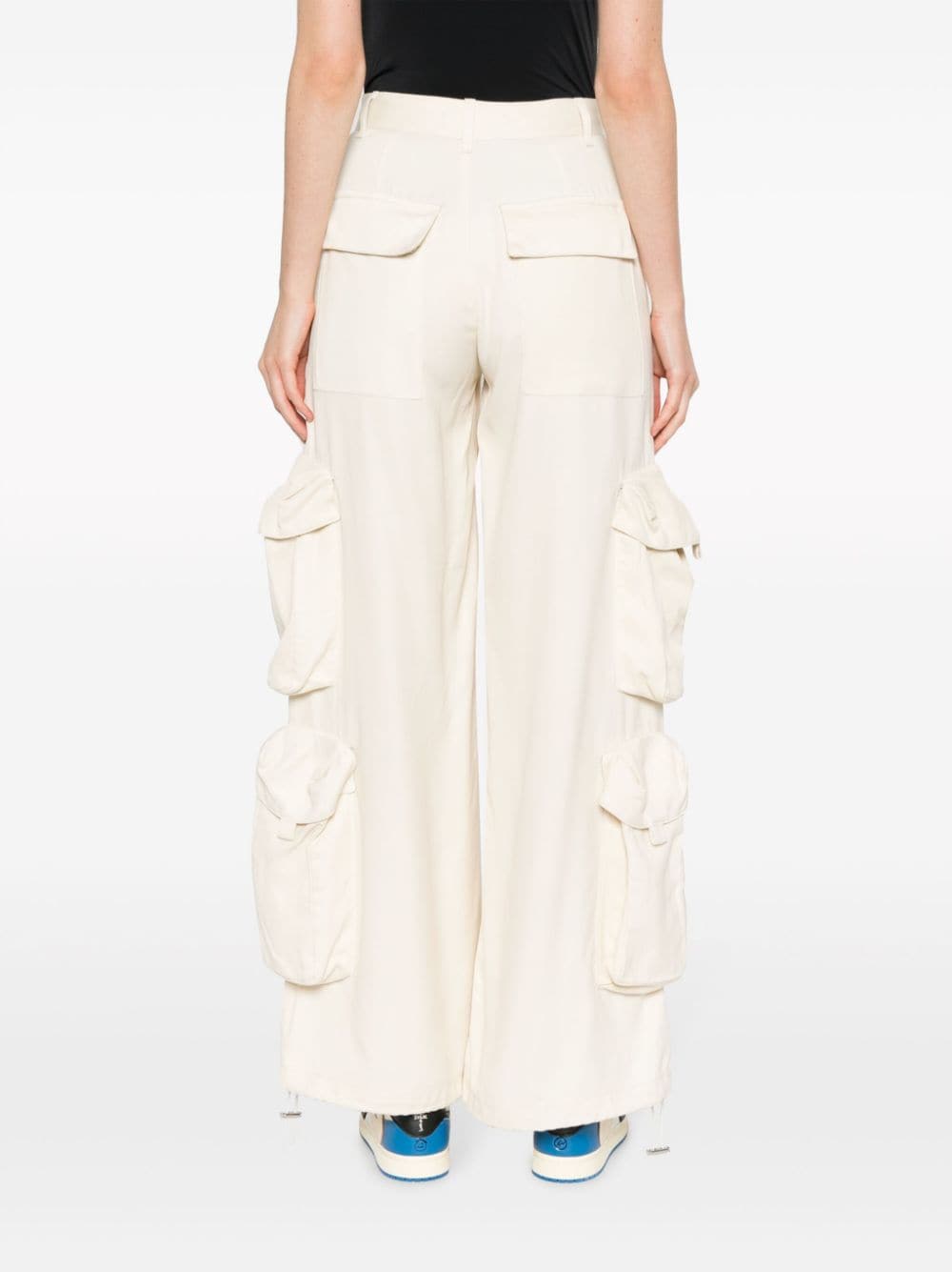 Wide-leg cargo-pockets trousers