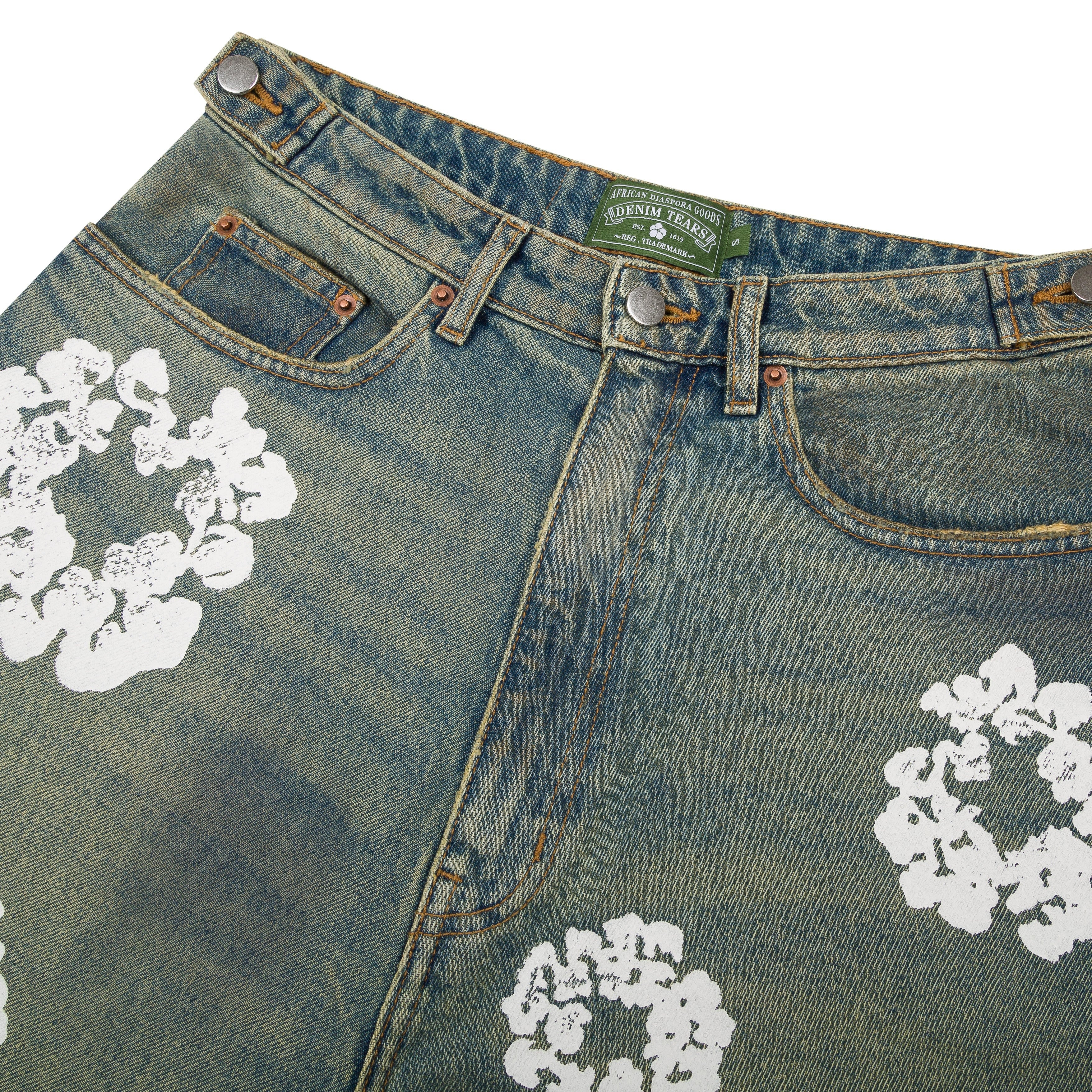 Dirty Wash Wreath Short Light Wash Light Wash
