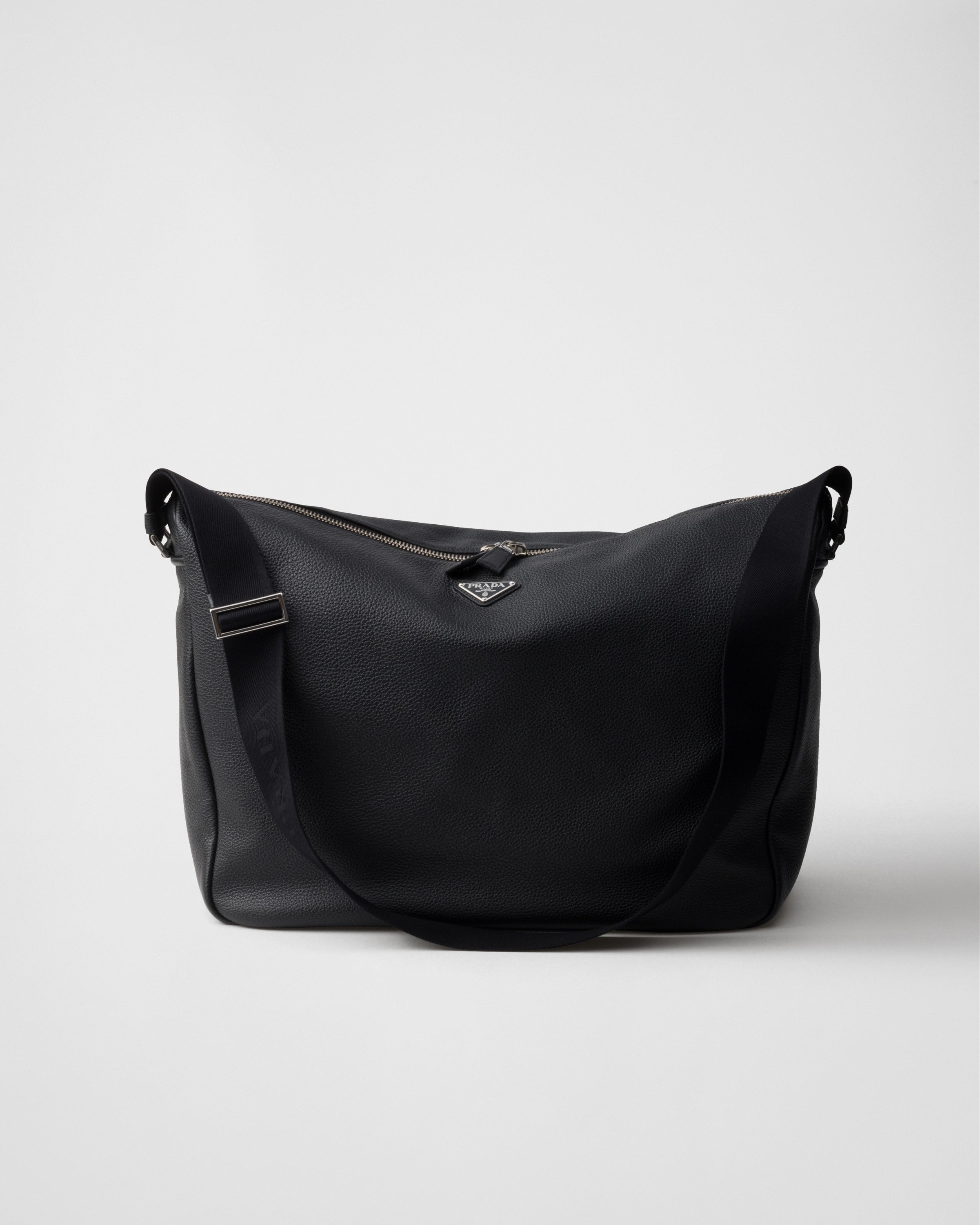 Large leather shoulder bag Black