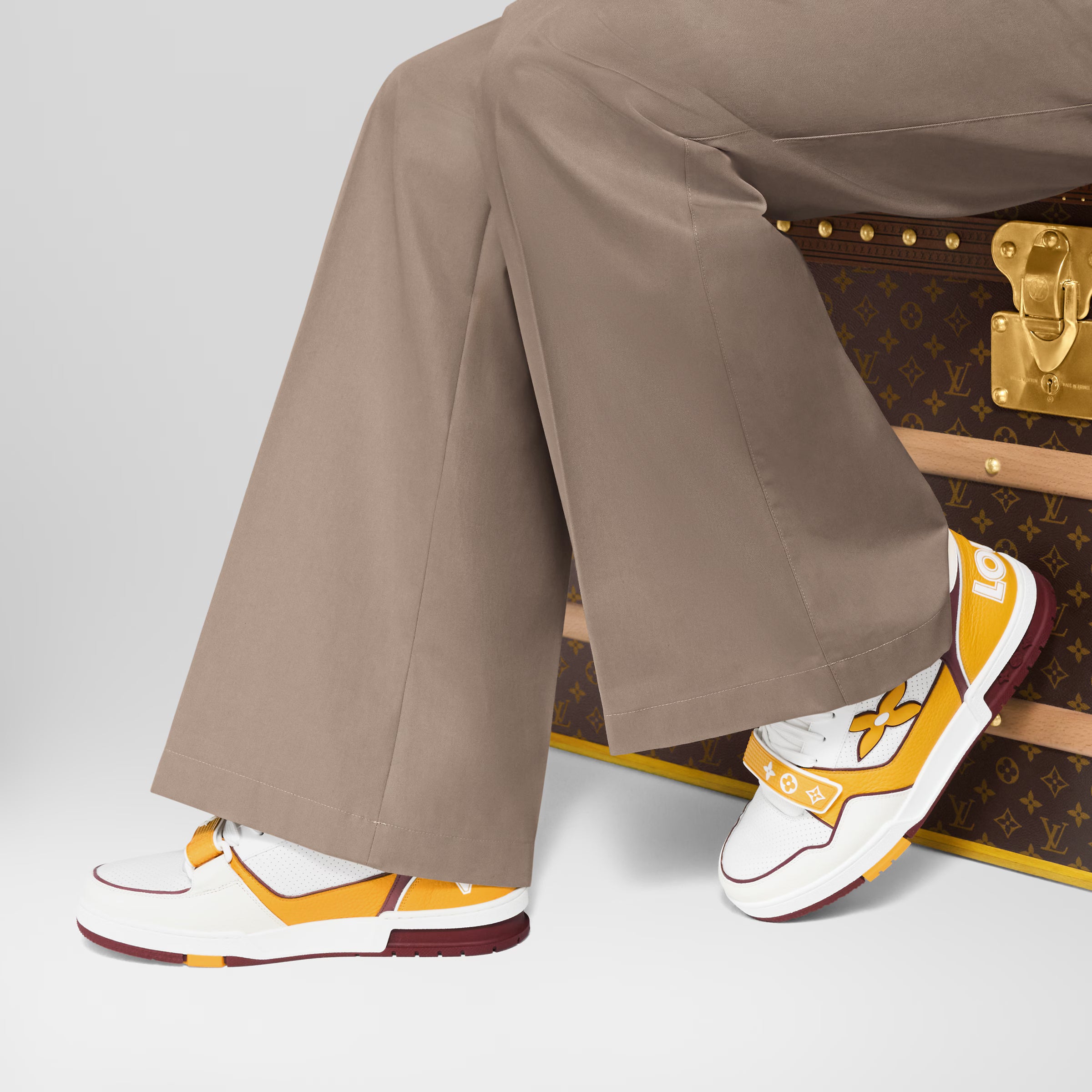 LV Trainer Sneaker Leather Velcro Stap Yellow