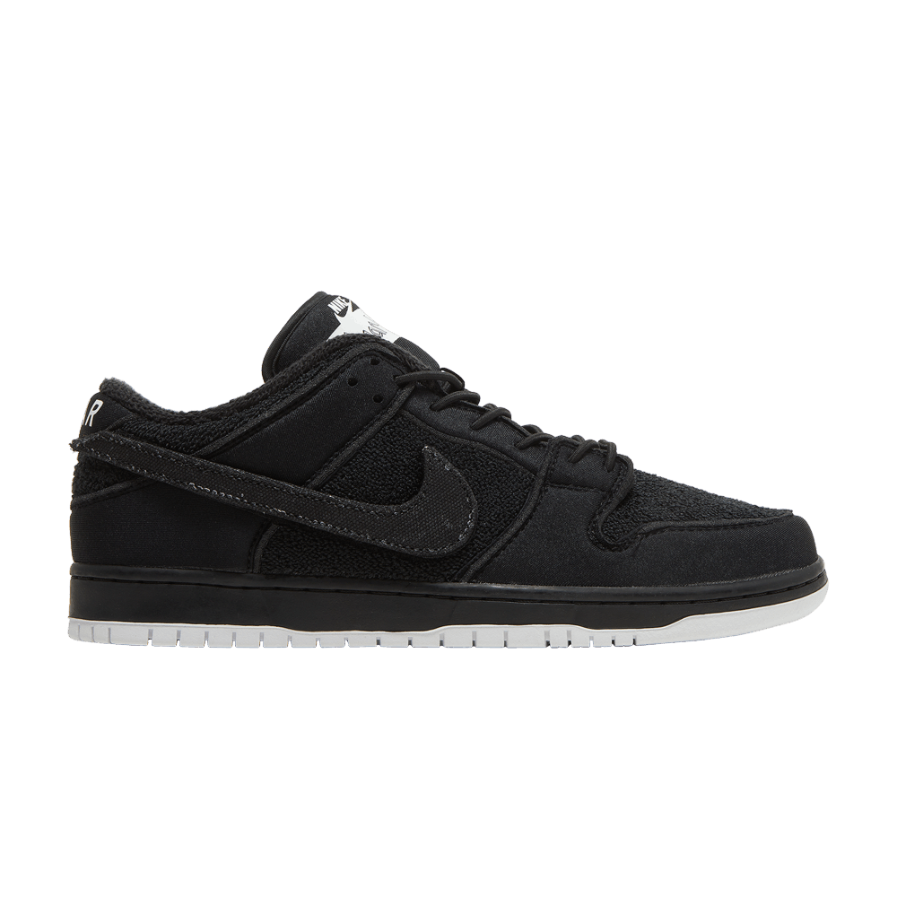 Nike SB Dunk Low Gnarhunters