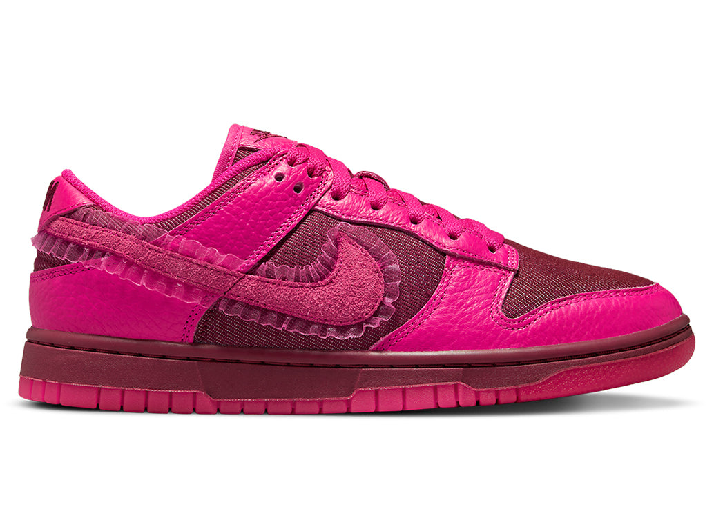 Nike Dunk Low Valentine's Day (2022)