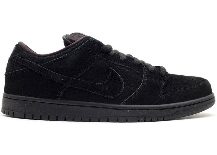 Nike SB Dunk Low Blackout